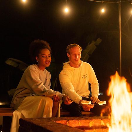 Bobocabin Umarato, Sumba 와이카부박 외부 사진