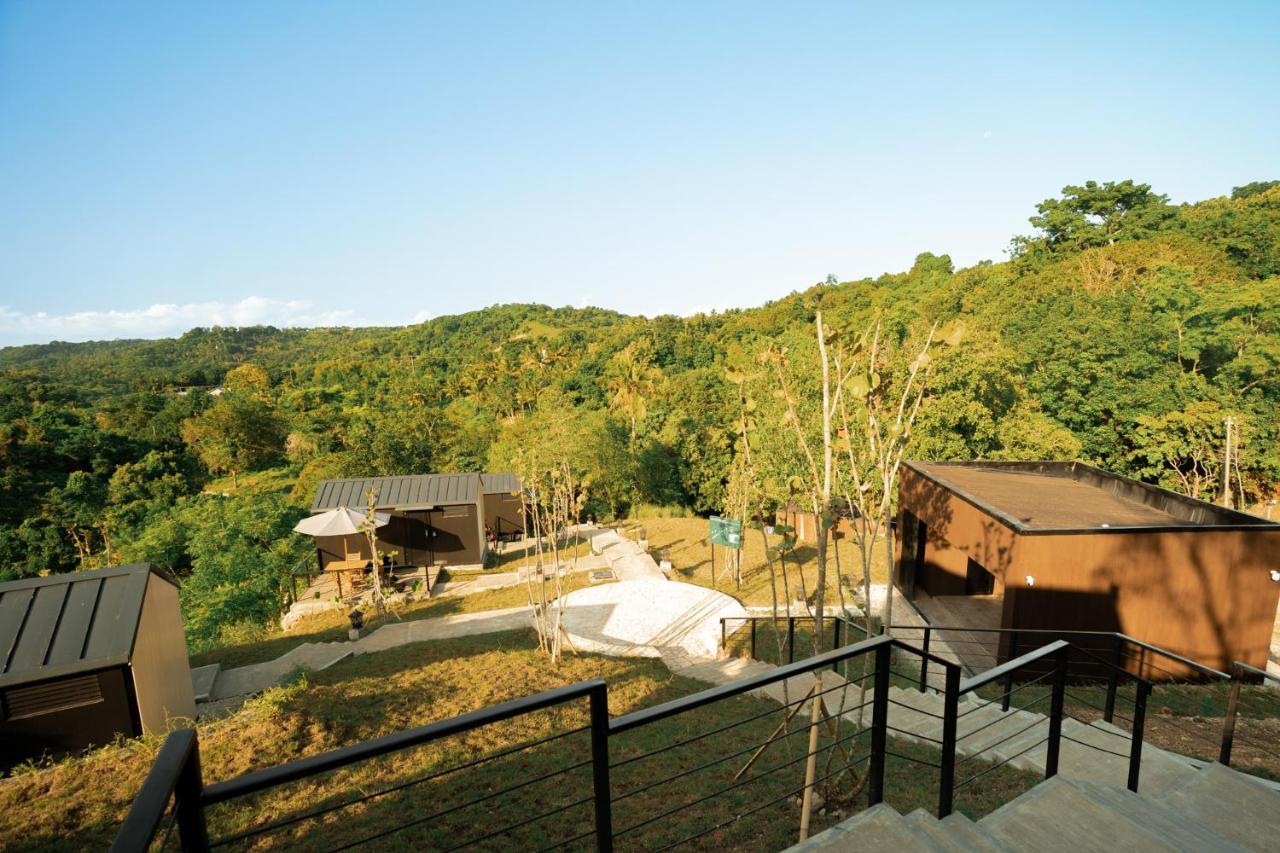 Bobocabin Umarato, Sumba 와이카부박 외부 사진