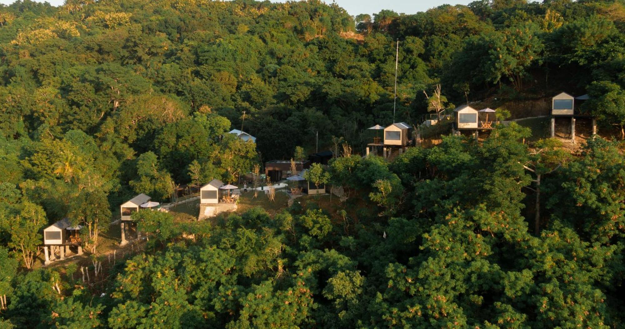 Bobocabin Umarato, Sumba 와이카부박 외부 사진
