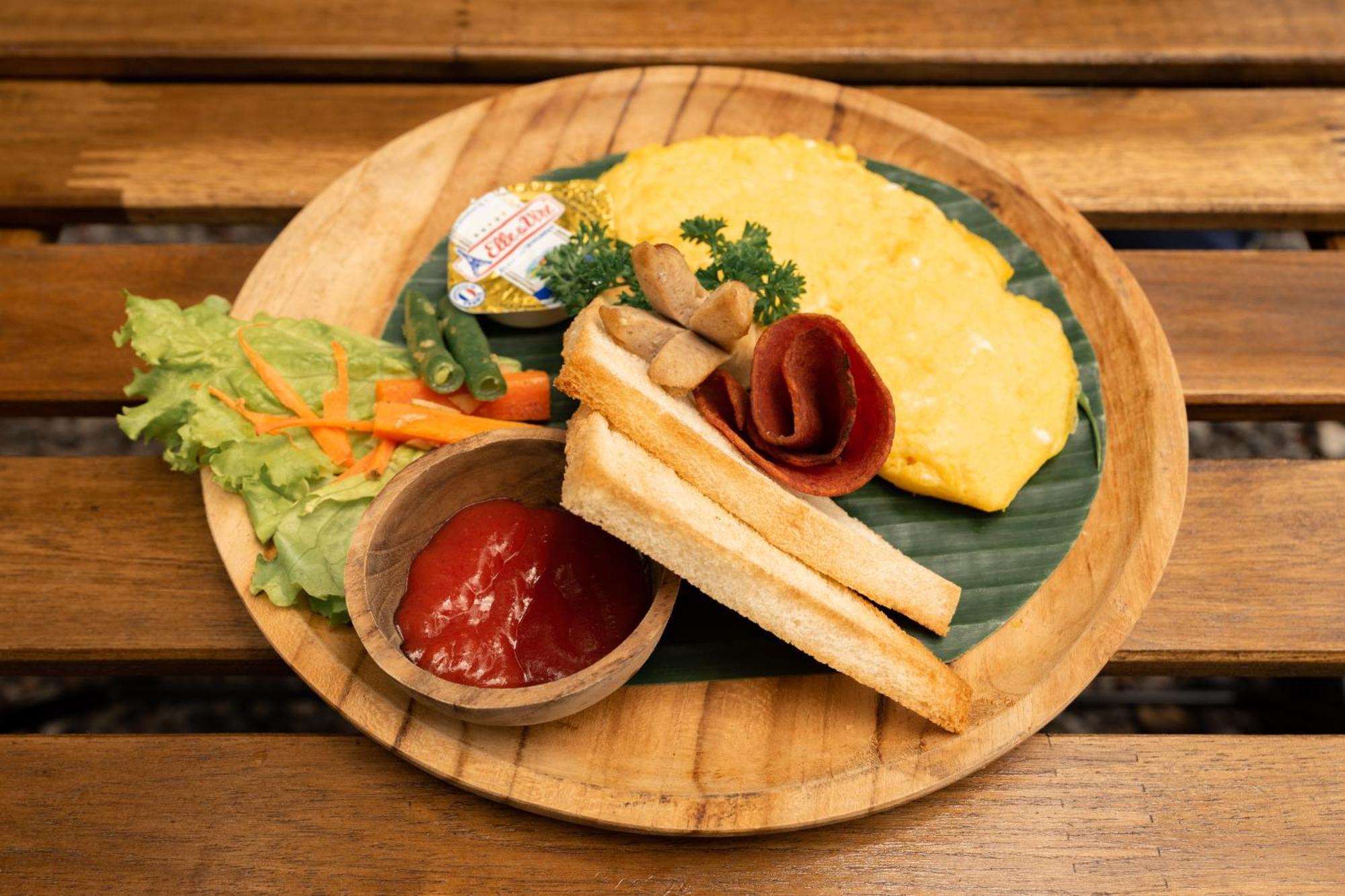 Bobocabin Umarato, Sumba 와이카부박 외부 사진